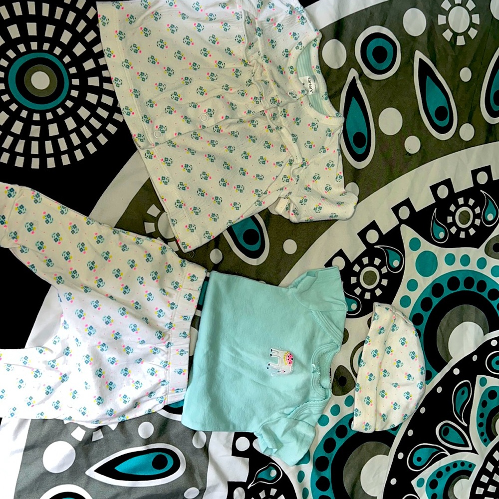 Carters 4 piece set 0-3 Months
